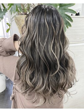 ヴィフ 大船(VIF) バレイヤージュ/ハイライト/ダブルカラー/ケアブリーチ/ボブ