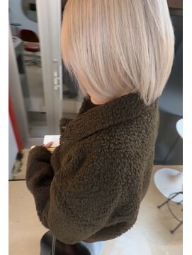 ホワイトベージュ