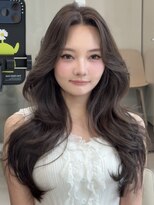 ユニ 原宿(uni) 韓国ヘアロングレイヤーカットブリーチなしグレージュ原宿