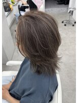 ロエ 元町店(Loe)&nbsp;元町レイヤーカット顔周りダブルカラー白髪ぼかしハイライト
