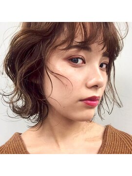 カフネ ジュントス ヨロ(Cafune' juntos YOLO) 《Cafune/YOLO》ブラウンベージュ×抜け感ボブ