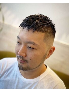 ルフトナカウチ(LUFT nakauchi) クロップ × フェードスタイル