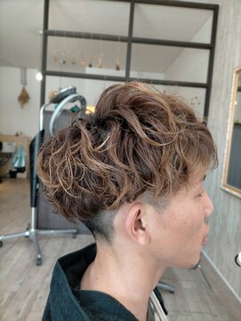 ネージュヘアー(Neige hair) マッシュベース×スパイラルパーマ×アッシュハイライト【萩原】
