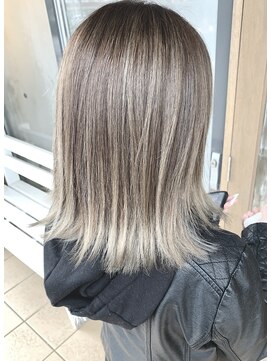 トリニティ(trinity) ブリーチダブルカラーシャドールーツミルクティーカラー豊見城