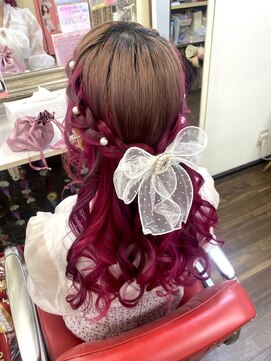 ヘアセットアップス(UP's) 《シンプルシリーズ》 『両サイド編み込み後ろ止め+コテ巻き』