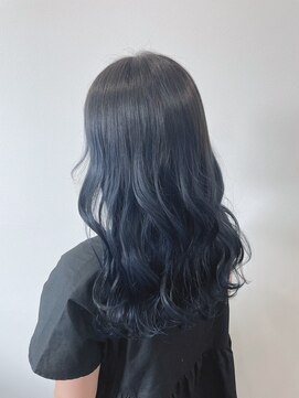 ヘアガーデン ティアラ(Hair Garden TIARA) 20代30代ブルーアッシュゆる巻きスタイル