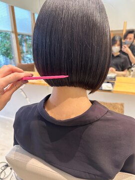 ヌークバイラヴェスト 四日市(neuk by lovest) 【美フォルム】ぷつっとボブ