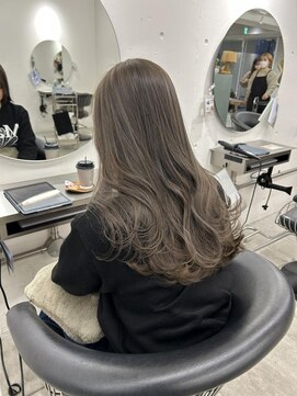 ジェムバイアルテフィーチェ(gem by artefice) グレージュカラー/韓国風巻き