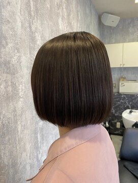 イーラ(E-LA) 顎下ボブ