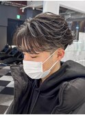 黒髪フェザーショート