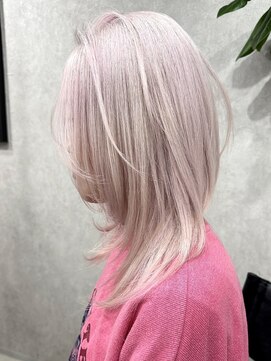 ロウル 渋谷(LOWRL) パールホワイト　ケアブリーチ　渋谷　レイヤーカット