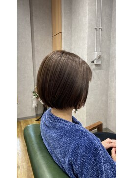 ラリス(Ralis) 丸みショートボブ