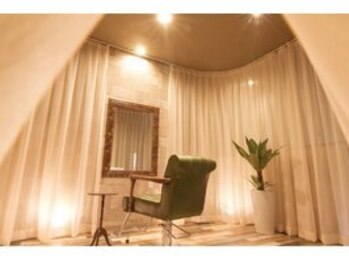 ヘアサロン アプリ(hair salon APPLI)の写真/【半個室風の上質空間】落ち着いた雰囲気でゆったりリラックス◎大人女性に大好評の隠れ家サロン