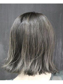 ナインティーファイブヘアー(95 HAIR NINETY FIVE HAIR) ダークトーンの外はねボブ