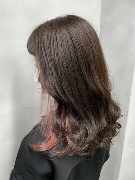 リコ(liko) 【liko 三軒茶屋 莉子】グレージュ×インナーピンク