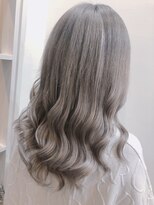 ラビス クローバー(Lovis clover) シルバーグレージュ ビタミンカラー くびれヘア