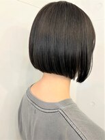 ベイルーム(BAYROOM by HONEY omotesando)&nbsp;大人可愛い20代30代前下がりミニボブ×ダークグレージュ(yu-ka)