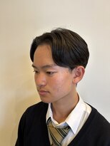 フラテロ(fratello)&nbsp;センターパート　刈り上げ