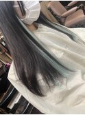 インナーにスカイブルー×ホワイトのエクステスタイル