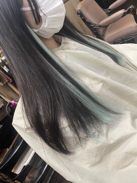 ディー エメ(D-aimer-) インナーにスカイブルー×ホワイトのエクステスタイル