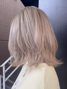 シオ ヘアー デザイン(Sio. hair design) ホワイトベージュ