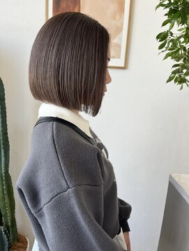 ローブ(L’AUBE) ぱつっとボブショートボブカットレイヤーカットハイライト岡崎