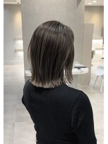 ヴィサージュアクト(VISAGE a.c.t)&nbsp;細めハイライトグレージュカラー