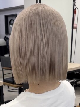 ロウル 渋谷(LOWRL) ミルクティーベージュ