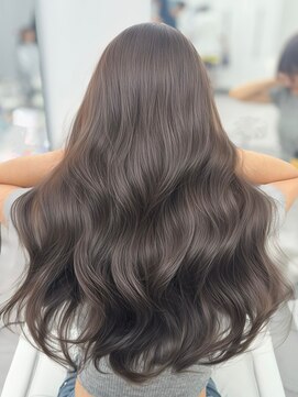 アマトウキョウスマートサロン(AMA TOKYO×Smart Salon) ヘーゼルベージュ　ブリーチなし　レイヤーカット　海外風