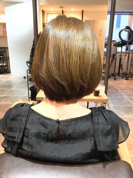 ナンバー イル デュッカ 札幌(N° il duca) 大人かわいいボブスタイル