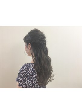 ルプラ ガーデン(le-pla garden) ゆるふわハーフアップ