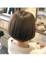 ジュエ (jouer) アッシュオリーブ赤み消しカラー20代30代に人気大人レイヤーボブ