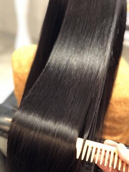 アイノアヌエール 代々木店(AInoa Nouer)の写真/髪質改善ヘアエステで、ダメージレスになりたい色が叶う！艶感たっぷりで思わず触りたくなる髪に―。
