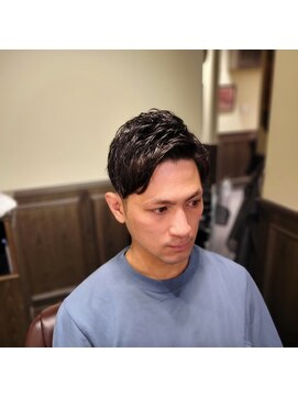 バレス 田町(BALES) [スキンフェード/ツイストスパイラル/田町]