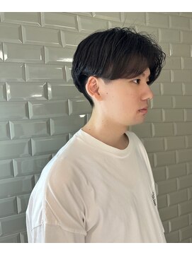 アングゥ ウル(ungu ul) センターパート/ハンサムショート/スパイラルパーマ