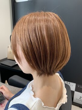 ジエクトアイロ 江坂駅前店(The Ect ilo) ショートボブ 白髪ぼかしハイライト オレンジベージュ イルミナ