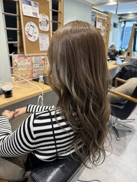 ハイパー(HYPER) 挑戦しやすいミルクティーカラー