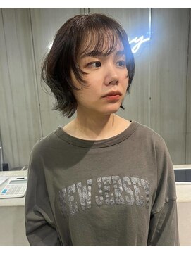 ディセンシー(Dicency) Dicency（マオ）顔周りウルフ風レイヤーカット