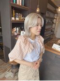 ホワイトベージュ