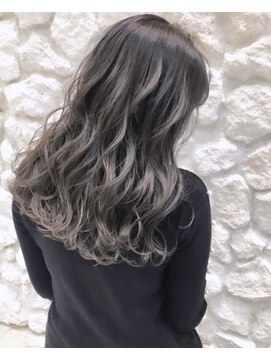 ヘアサロン エフ 渋谷(F) #グレージュ　#アッシュグレー　#シルバーグレー