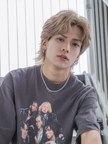 シティ(CITY)&nbsp;フェザーパーマセンターパートカルマパーマハイトーンウルフ