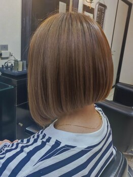 年齢を重ねるごとに変わる髪質や髪の悩みも、丁寧にカウンセリングしお客様の髪質を活かしたスタイルを提案