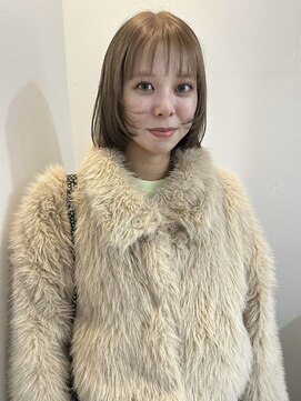 シイ(SIE) ヘーゼルベージュ◎