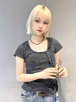 ソー(so.)&nbsp;ホワイトブロンド/レイヤーボブ/レイヤーカット/ウルフカット