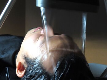 ヘッドスパ専門店 HEAD SPA 2ON【ヘッドスパ ツーオン】の写真/脳がとろける「頭浸浴」の没入体験。たったの数分で眠くなる新感覚ヘッドスパ。至福のひとときを。