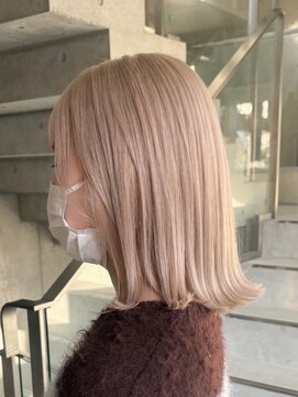 ヲタク(wotaku.) ホワイトミルクティーベージュハイトーンブリーチダブルカラー