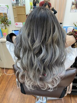 ヘアアンドメイクビ美(Be) バレイヤージュハイライト