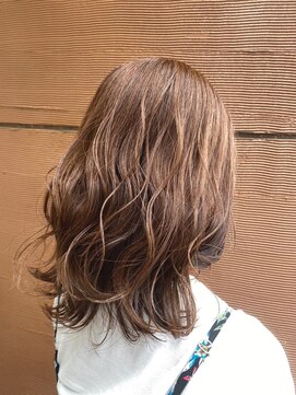 ニコア 千葉(nicoa) サンドブラウン/フェザーバング/波巻き[千葉/千葉駅]