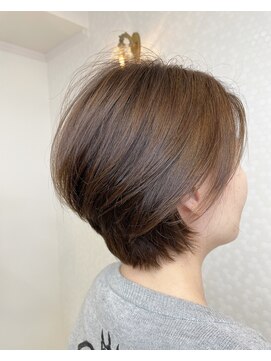 ヘアーアンドメイク ドレス(DRESS) ショートヘア　アッシュベージュ