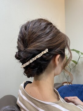 フォルトゥナ(Fortuna) 大人可愛いシニヨンスタイル